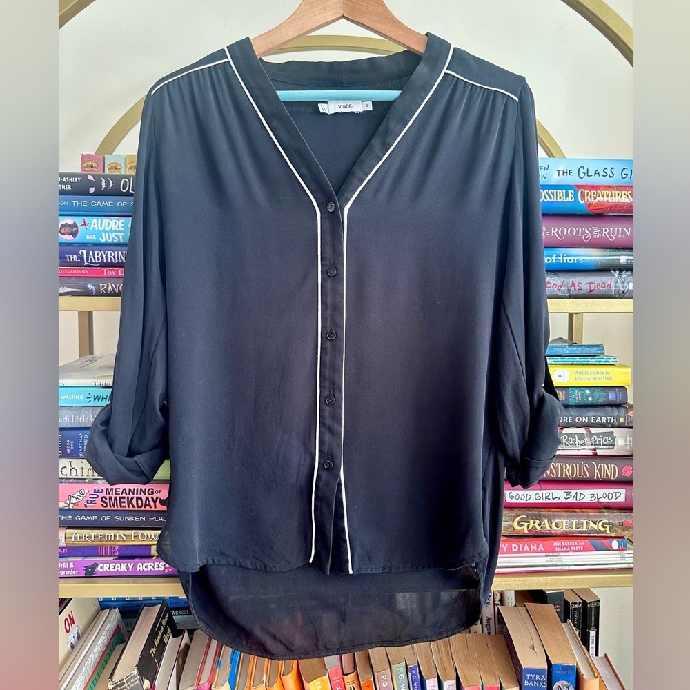 Vince 100% Silk Black Blouse with White Trim 🖤✨